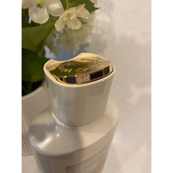 Bath & Body Works “Vanilla Romance” New Full Size Body Wash - Picture 5 of 5